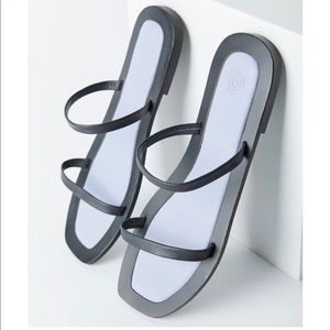 NWT Urban outfitters leather sandals sz 8w